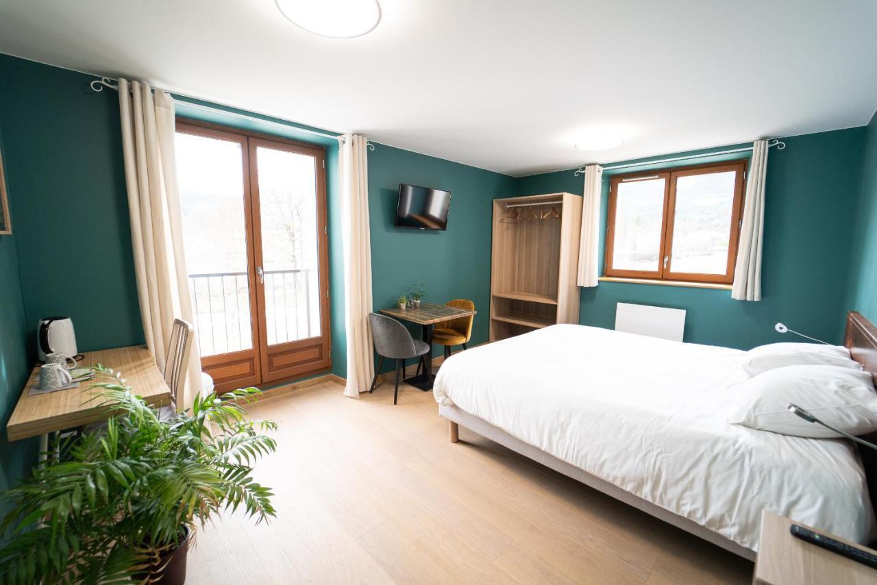 L'Azimut Hotel Senez Екстериор снимка