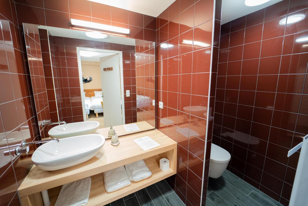 L'Azimut Hotel Senez Екстериор снимка